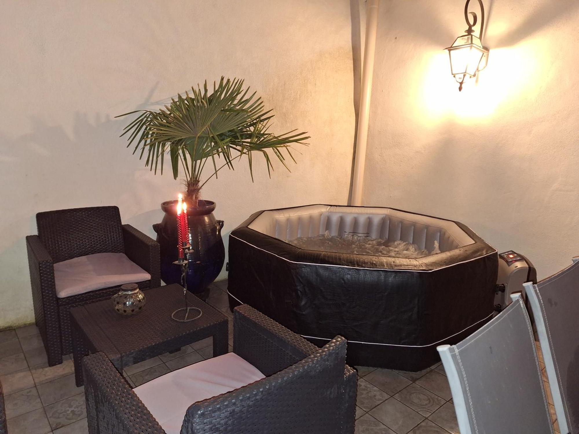La Bonbonniere Gite De Charme Avec Jacuzzi 马洛塞讷 外观 照片